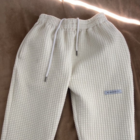 2/$30 Cream Quilted Textured Sweatpants - My Mum Made It - Picture 4 of 9